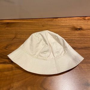 Reversible bucket hat